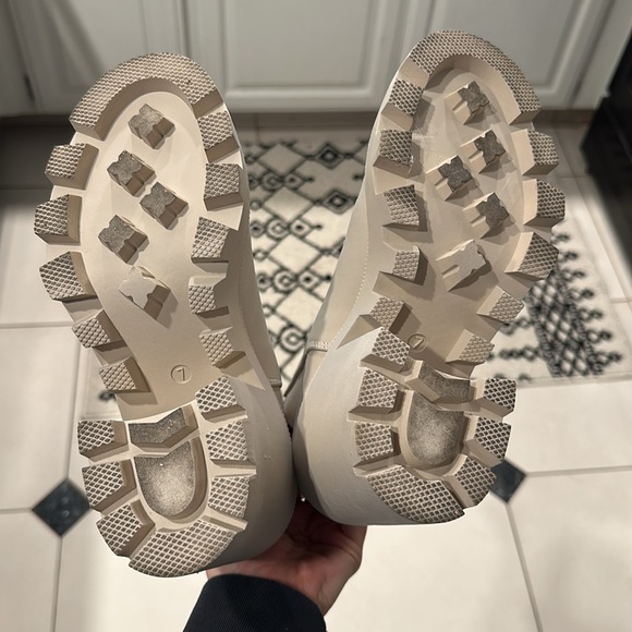 Steven Madden Roxie Bootie - Picture 5 of 5